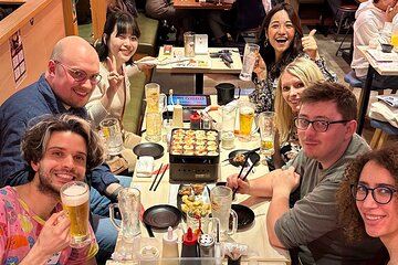 Takoyaki Party & Shinjuku Night Tour in Tokyo ※Unlimited Drinks