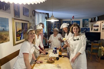 Cooking lesson in Tuscan Villa near Cortona