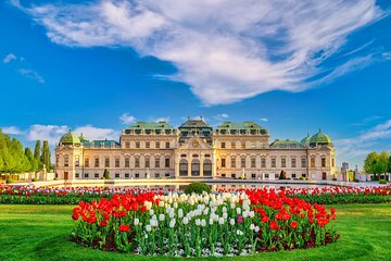 Skip-the-line Belvedere Palace Guided Tour with Transfers