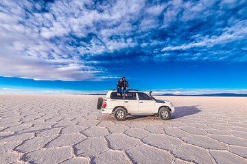 Uyuni Salt Flats Full Day with Bus Uyuni to La Paz