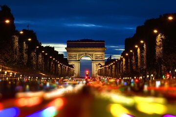 Paris by Night Sightseeing Private Tour with Seine River Cruise