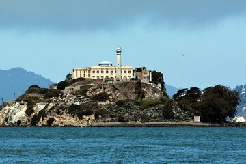 Official Alcatraz Tour and Golden Gate Bridge Bike Ride