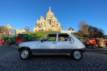 Paris Vintage Private Night Tour in a 1980 Renault 5