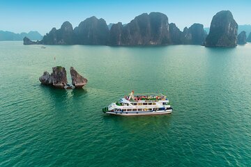 Excursion to Ha Long Bay with Titop Island and kayaking in Luon Cave