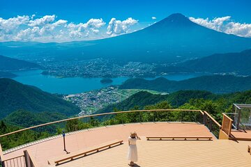 Fuji Spiritual Private Tour with Lunch and Dinner