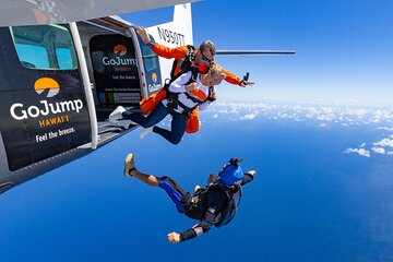 Tandem Skydiving with GoJump in Hawaii