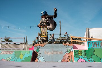 Skateboard Tour of Iconic Skate Spots & Skateparks