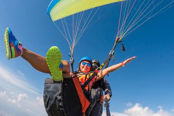 Alanya Tandem Paragliding Tour with Roundtrip Transfer from Side