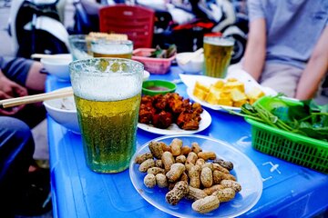 Street Food by Walking Tour for 3 hours in Hanoi, Vietnam