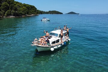 Private Half-Day Boat Tour to nearby Islands in Zadar with Drinks