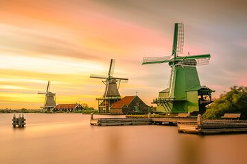 Private transfer from Amsterdam to Zaanse Schans windmills