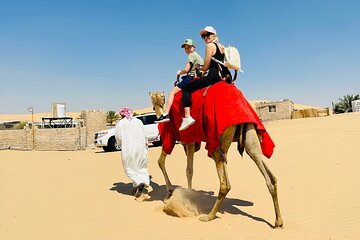Abu Dhabi: Camel Trekking with Sunrise Desert Views