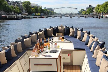 Amsterdam: Luxury Canal Cruise with Onboard Bar