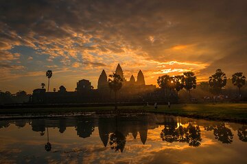 Angkor Wat Sunrise Jeep Adventure and Temples Tour