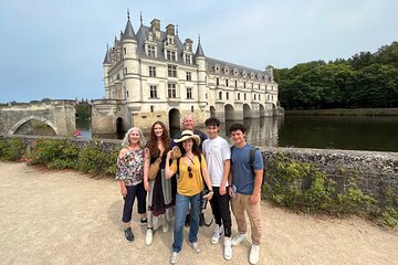 2-Days Private Guided Tour in Loire Valley Castles & Wine Tasting
