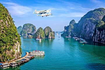 25-Minute Sightseeing Flight Over Halong from Hanoi by Expressway