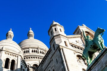 Montmartre Scavenger Hunt and Highlights Self-Guided Tour