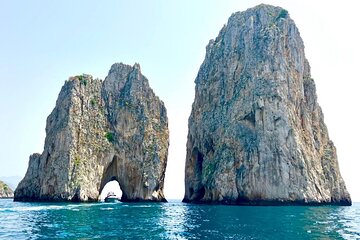 4 Hours Small Group Guided Boat Tour of Capri Island