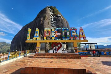 Tour to Guatapé Piedra del Peñol, with a cruise boat tour