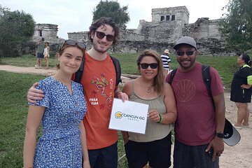 Archeological Guided Walking Tour in Tulum