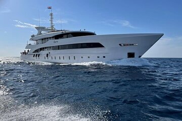 8 Days Luxury 5 Star Liveaboard Diving Program in Hurghada