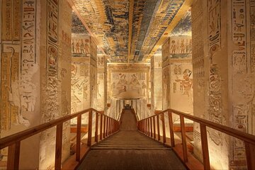 Hurghada to Luxor Small Group Tour: Valley of the Kings by Van