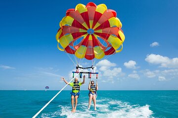 Parasailing Fly over Red Sea of Hurghada with Private Transfer