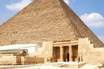 Pyramids Full Day Guided Tour & Lunch by Bus from Sharm El Sheikh