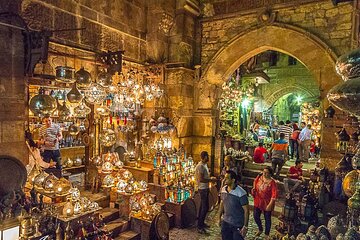 Private tour to Giza Pyramids, Egyptian Museum and Khan-khalili