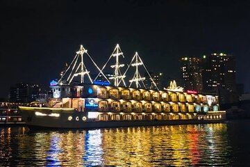 Traditional Water Puppet Show & Dinner On Cruise