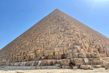 Giza Pyramids, Museums, Sphinx, and Bazaar Private Tour and Lunch