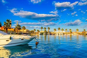 Hurghada City Tour with Parasailing Experience in a Private Car