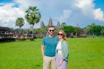 Angkor Wat Tour With English Guide and Including Angkor Pass