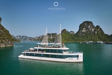 Jade Sail - Top Notch Luxury Cruise in Ha Long & Lan Ha Bay