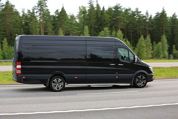 Nashville Airport Private Transportation for 6-13 Passengers