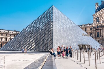Lupin Filming Locations on Private Paris Tour with Local Guide