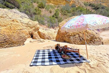 Private Paradise Beaches and Famous Beach Bars Tour in Lisbon