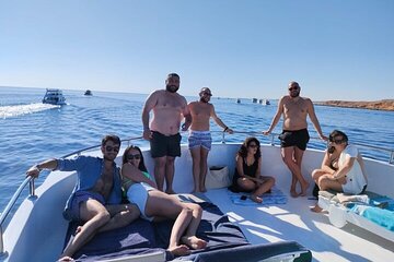 Private Glass Boat with Snorkeling from Hurghada