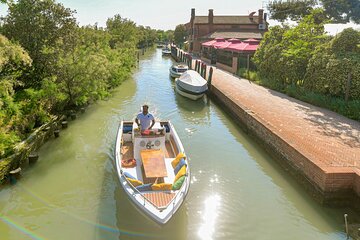 4 hours Private Boat Tour to Murano, Burano with local real guide