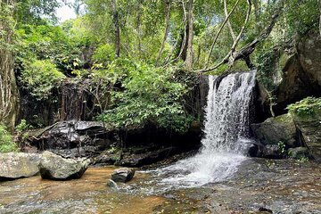 Kbal Spean Lingar River, Banteay Srei Temple & Pre Rup Tour