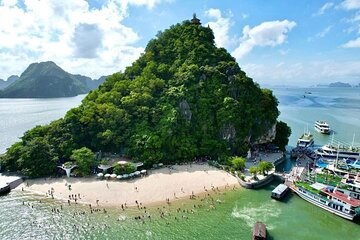 Best Seller Halong Bay Day Tour: Cruise, Lunch, Island and Cave 