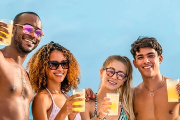 Open bar, Snorkel, Buffet! Unlimited Isla Mujeres Party 