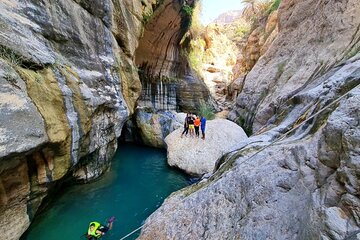 Private Wadi Tiwi - Bimmah Sinkhole - White Sand Beach - Full Day Tour