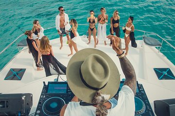 All Inclusive Cancun Party DJ Evening Beat in 51' Leopard 