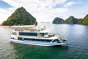 Halong Bay Luxury Cruise Day trip: Buffet lunch, limousine bus