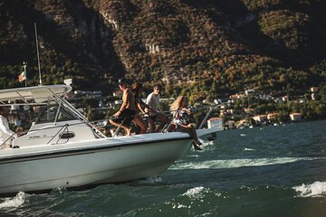 4H Hour Private Cruise on Lake Como by Motorboat 10 PAX