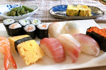 Experience Sushi Making Class in Tokyo