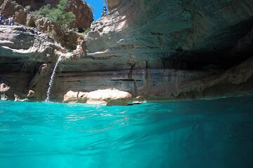 Paradise Valley: 4 Day Tour with surfing and canyoning