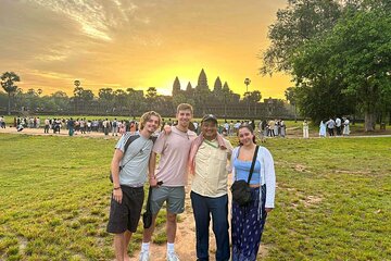 Private guided Full -day Angkor tour with sun set 