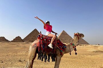 Private Horse or Camel Ride Around The Pyramids of Giza